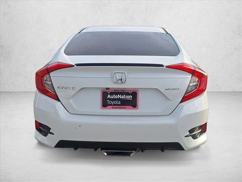 Used 2019 Honda Civic Sport image 6