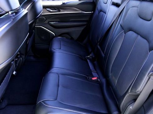 New 2025 Jeep Grand Cherokee Overland w/ Luxury Tech Group IV image 18