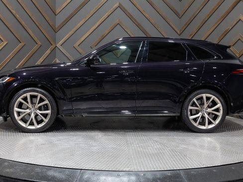 Used 2023 Jaguar F-PACE SVR image 3
