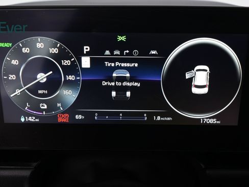 Used 2024 Kia Niro Wind w/ Wind Preserve Package FWD image 7