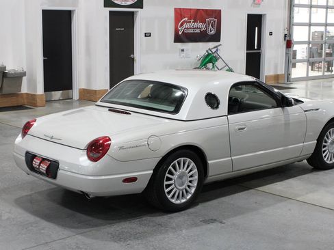 Used 2005 Ford Thunderbird 50th Anniversary RWD image 38