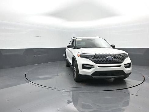 Certified 2024 Ford Explorer XLT w/ Equipment Group 202A AWD/4WD image 3