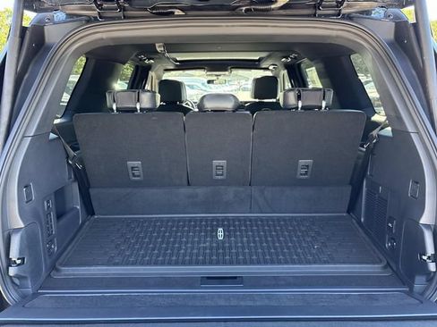 New 2026 Lincoln Navigator Reserve w/ Jet Appearance Package AWD/4WD image 12