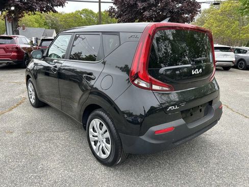 Certified 2022 Kia Soul LX FWD image 5