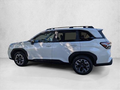 Used 2025 Subaru Forester Premium image 10