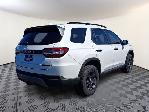 New 2026 Honda Pilot TrailSport image 4