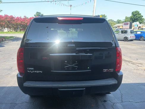 Used 2009 GMC Yukon Denali AWD/4WD image 5
