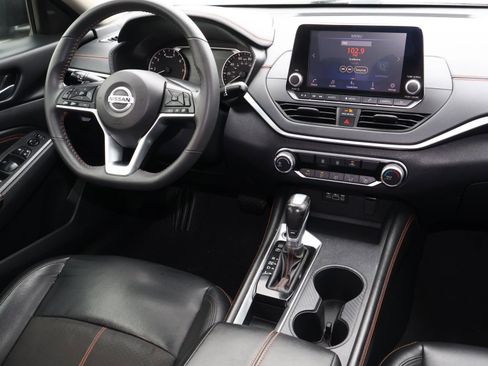 Used 2022 Nissan Altima 2.5 SR image 10