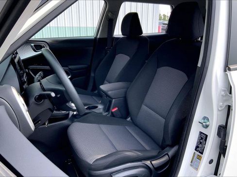 Used 2025 Kia Soul LX FWD image 22