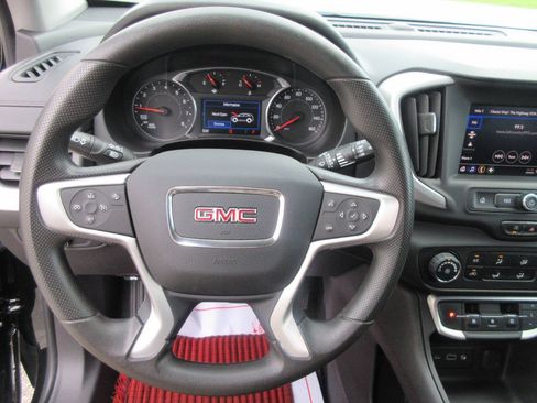 Used 2024 GMC Terrain SLE AWD/4WD image 10