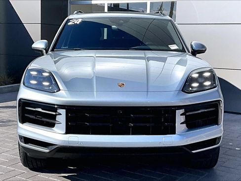 Used 2024 Porsche Cayenne S AWD/4WD image 2
