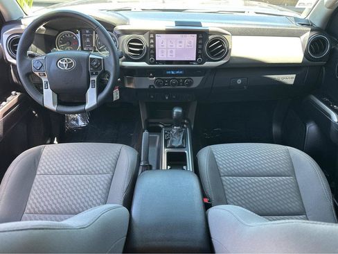 Used 2021 Toyota Tacoma SR5 RWD image 4