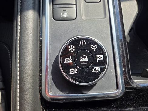 Used 2025 Nissan Pathfinder SV AWD/4WD image 34