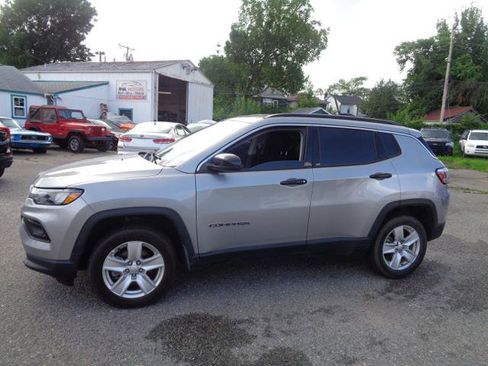 Used 2022 Jeep Compass Latitude w/ Convenience Group AWD/4WD image 6
