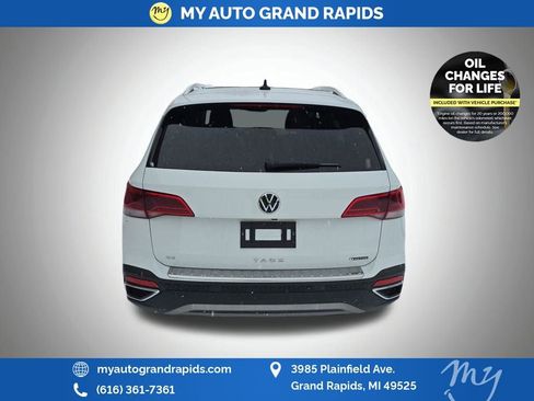 Used 2022 Volkswagen Taos SE image 12