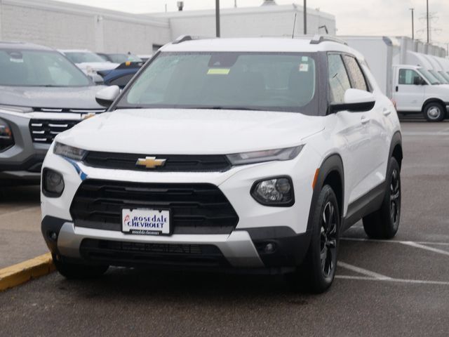 Used 2022 Chevrolet TrailBlazer LT w/ Premium Seating Package AWD/4WD image 3