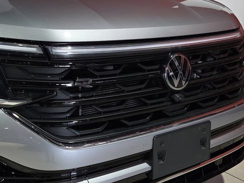 Used 2024 Volkswagen Atlas SEL Premium R-Line AWD/4WD image 6