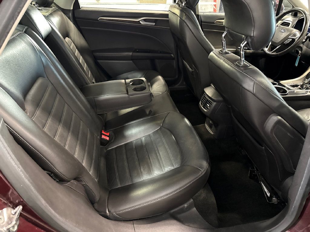Used 2013 Ford Fusion SE FWD image 13
