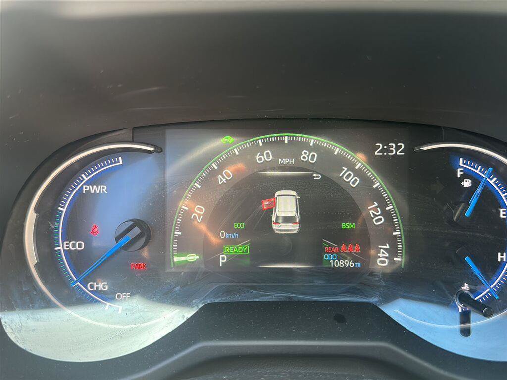 Used 2025 Toyota RAV4 SE AWD/4WD image 13