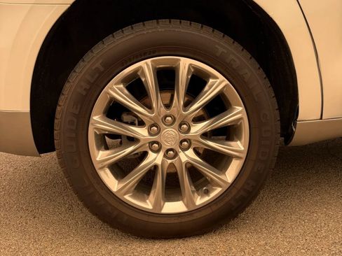 Used 2021 Buick Enclave Premium w/ Sun and Sites Package AWD/4WD image 38