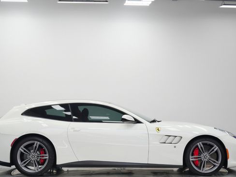 Used 2017 Ferrari GTC4Lusso AWD/4WD image 53