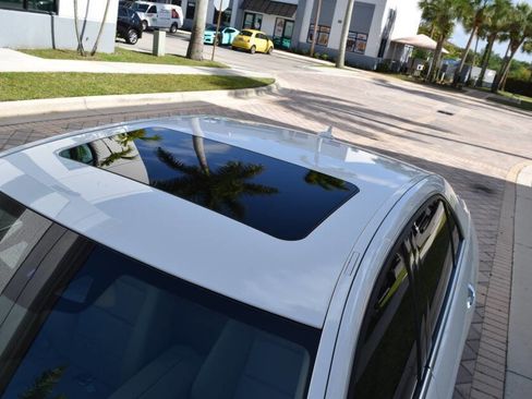 Used 2014 Mercedes-Benz E 350 Sedan image 27