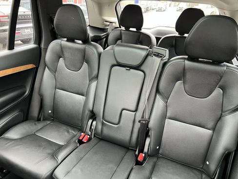 Certified 2025 Volvo XC90 T8 Core w/ Protection Package Premier AWD/4WD image 19