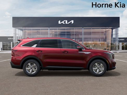 New 2025 Kia Sorento LX image 7