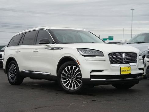 Used 2024 Lincoln Aviator 2WD w/ Premium Package image 2