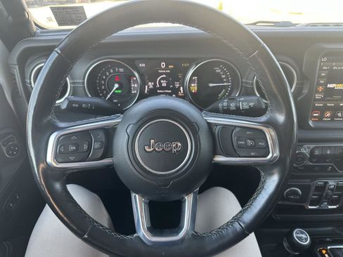 Used 2023 Jeep Wrangler Unlimited Sahara w/ Cold Weather Group AWD/4WD image 10