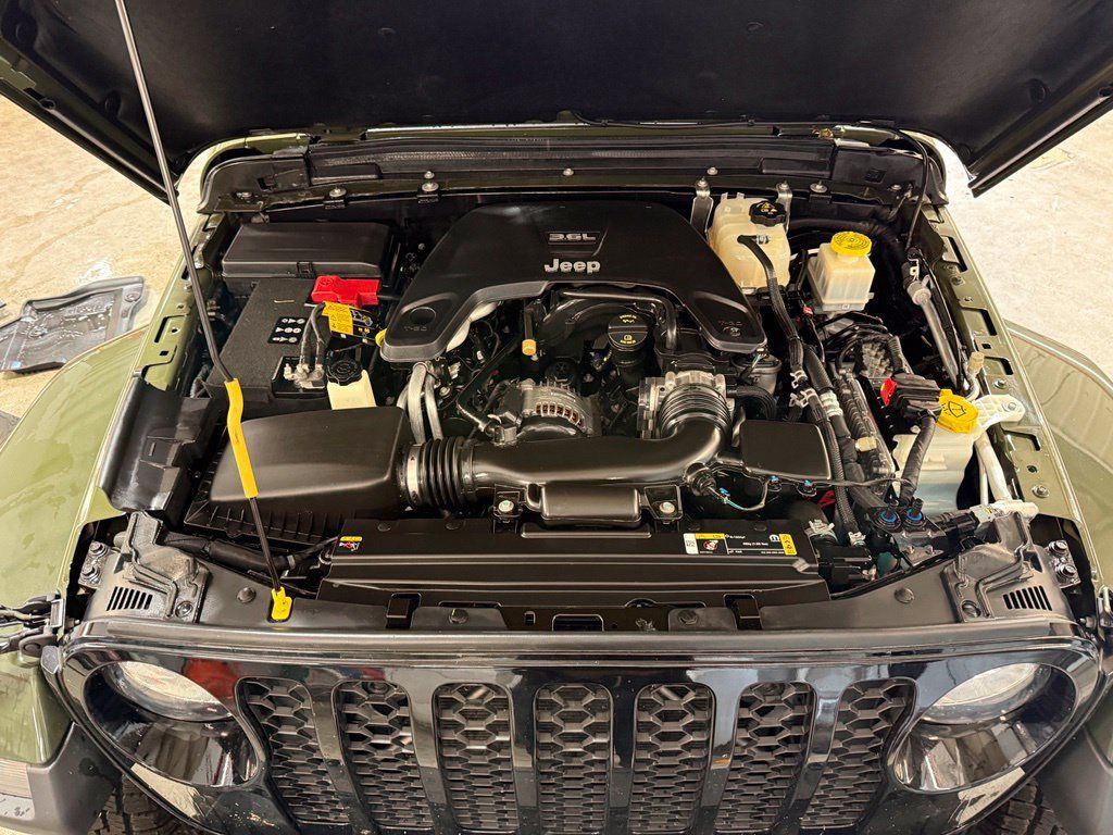 Used 2021 Jeep Gladiator Sport AWD/4WD image 29