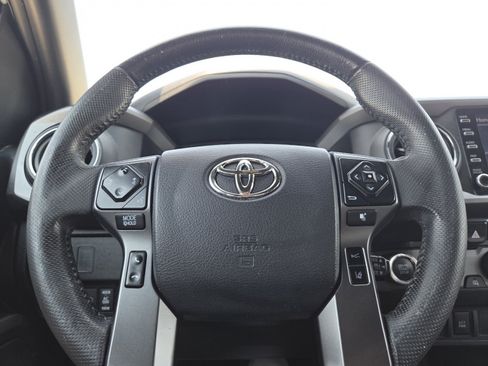 Used 2021 Toyota Tacoma TRD Off-Road AWD/4WD image 25