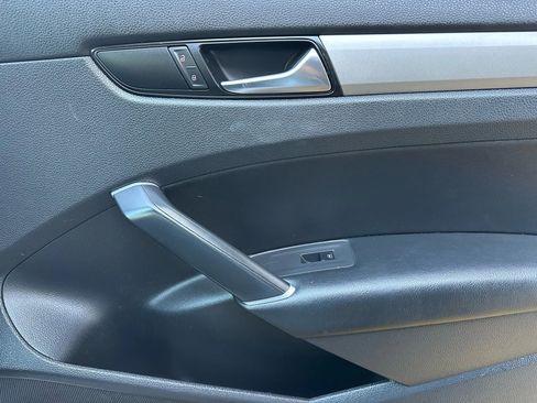 Used 2020 Volkswagen Passat 2.0T SE image 15