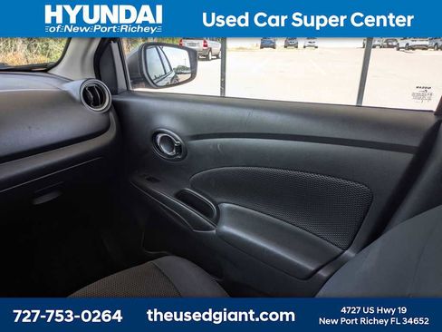 Used 2017 Nissan Versa SV FWD image 17