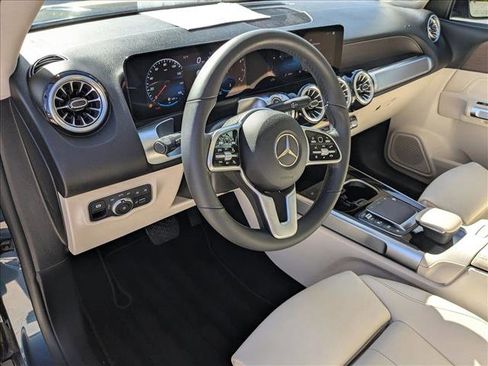 Used 2023 Mercedes-Benz GLB 250 image 10