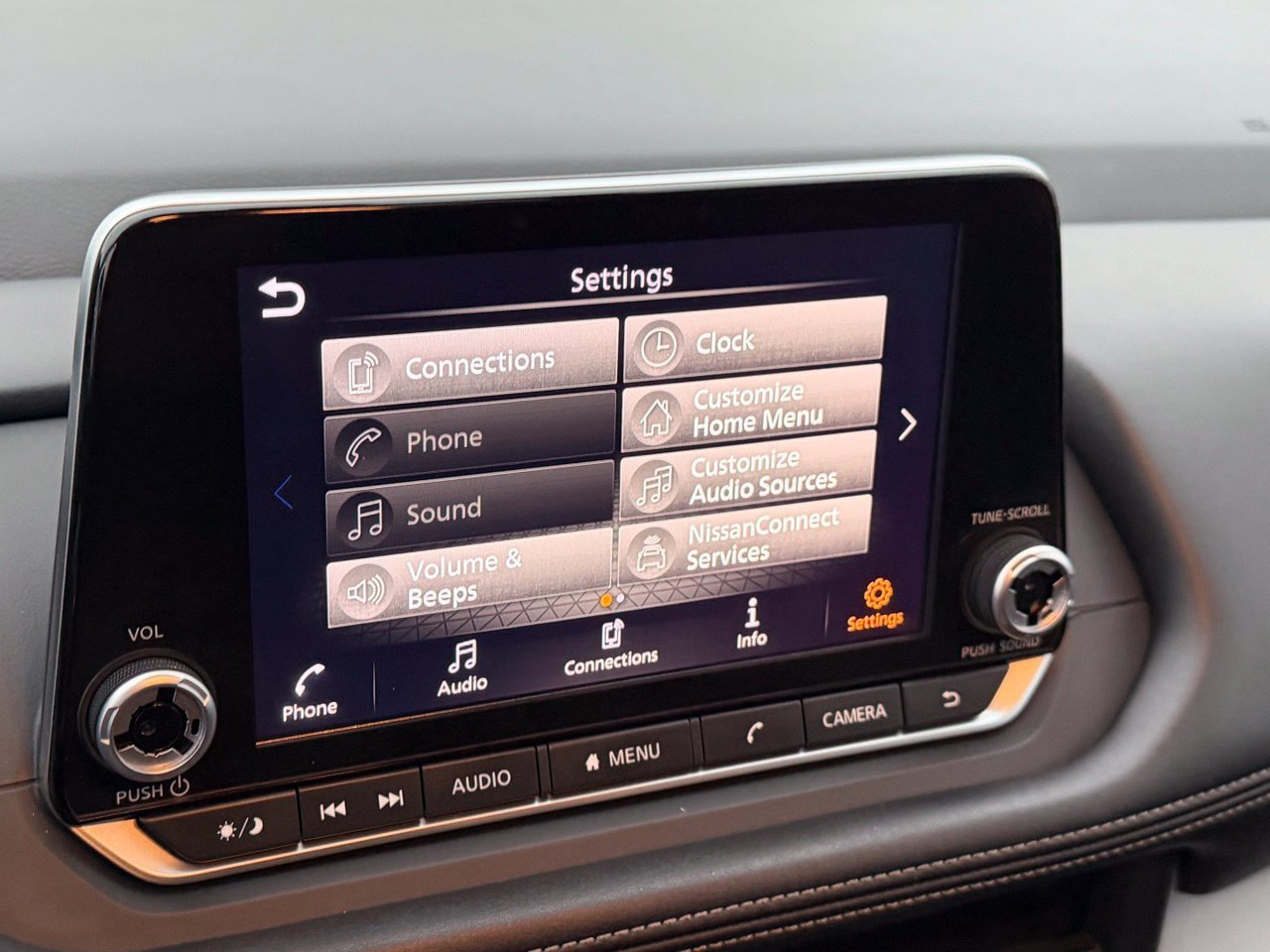 Certified 2025 Nissan Rogue SV FWD image 25