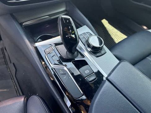 Used 2019 BMW 540i w/ M Sport Package RWD image 18