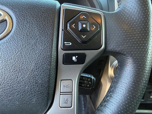 Used 2021 Toyota 4Runner SR5 Premium w/ Moonroof Package RWD image 17