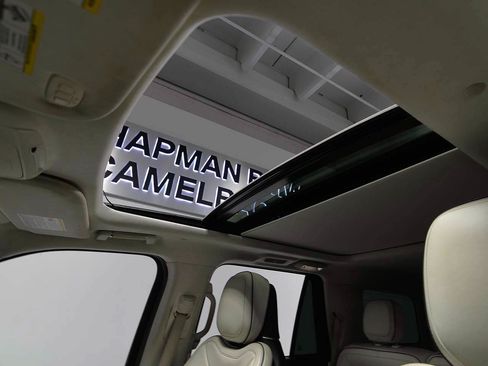 Used 2020 Lincoln Navigator Black Label w/ Cargo Convenience Package AWD/4WD image 7