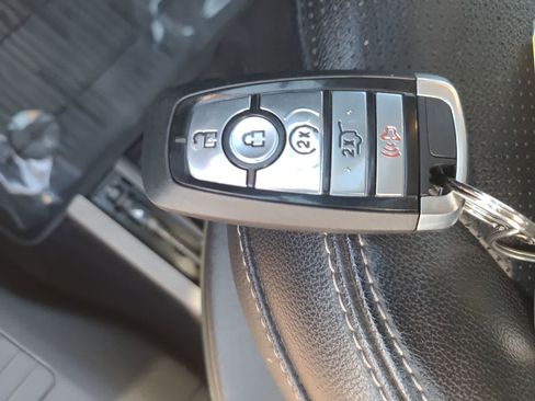 Used 2020 Ford Escape SEL image 28