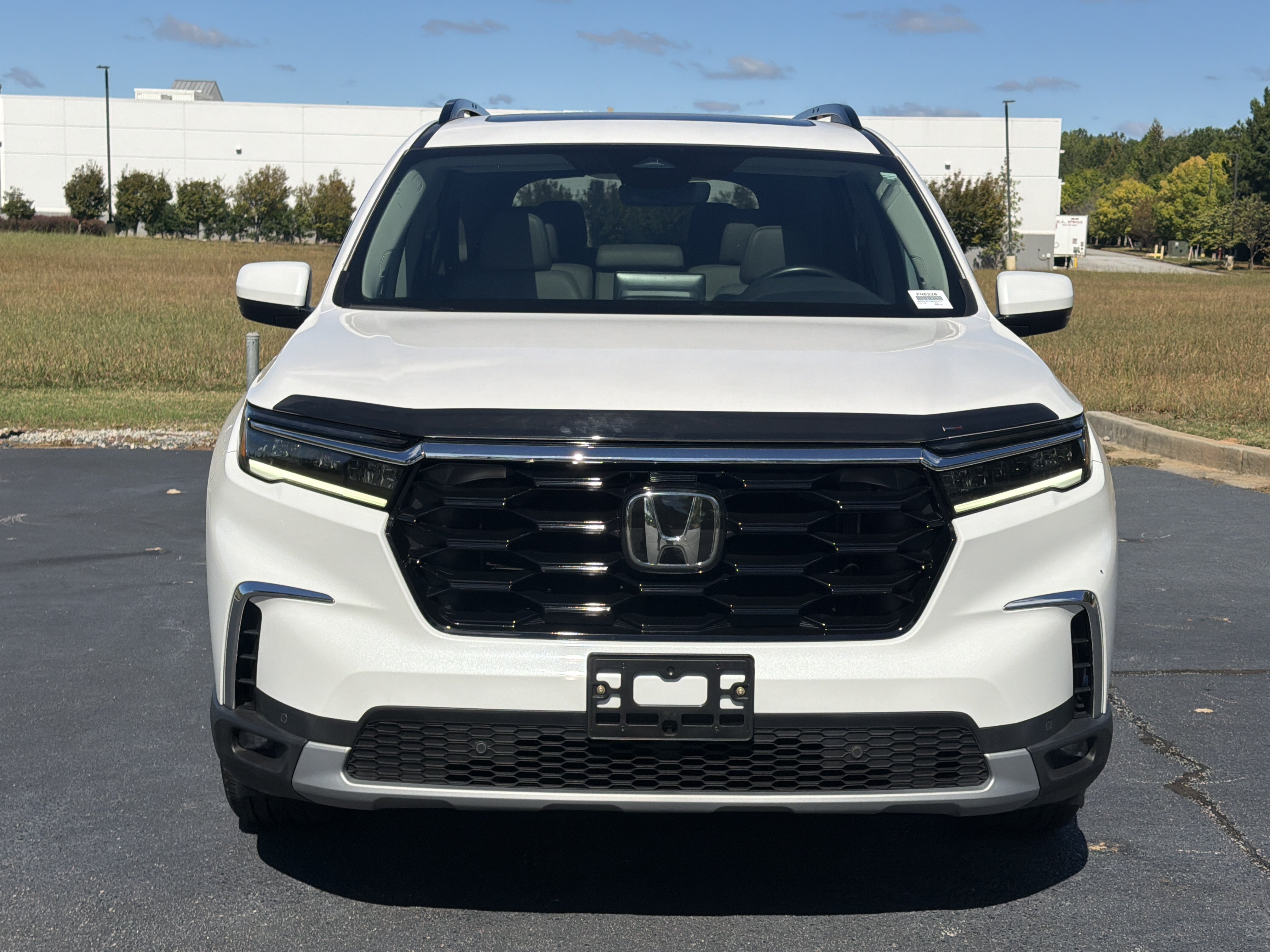 Certified 2025 Honda Pilot Touring image 3