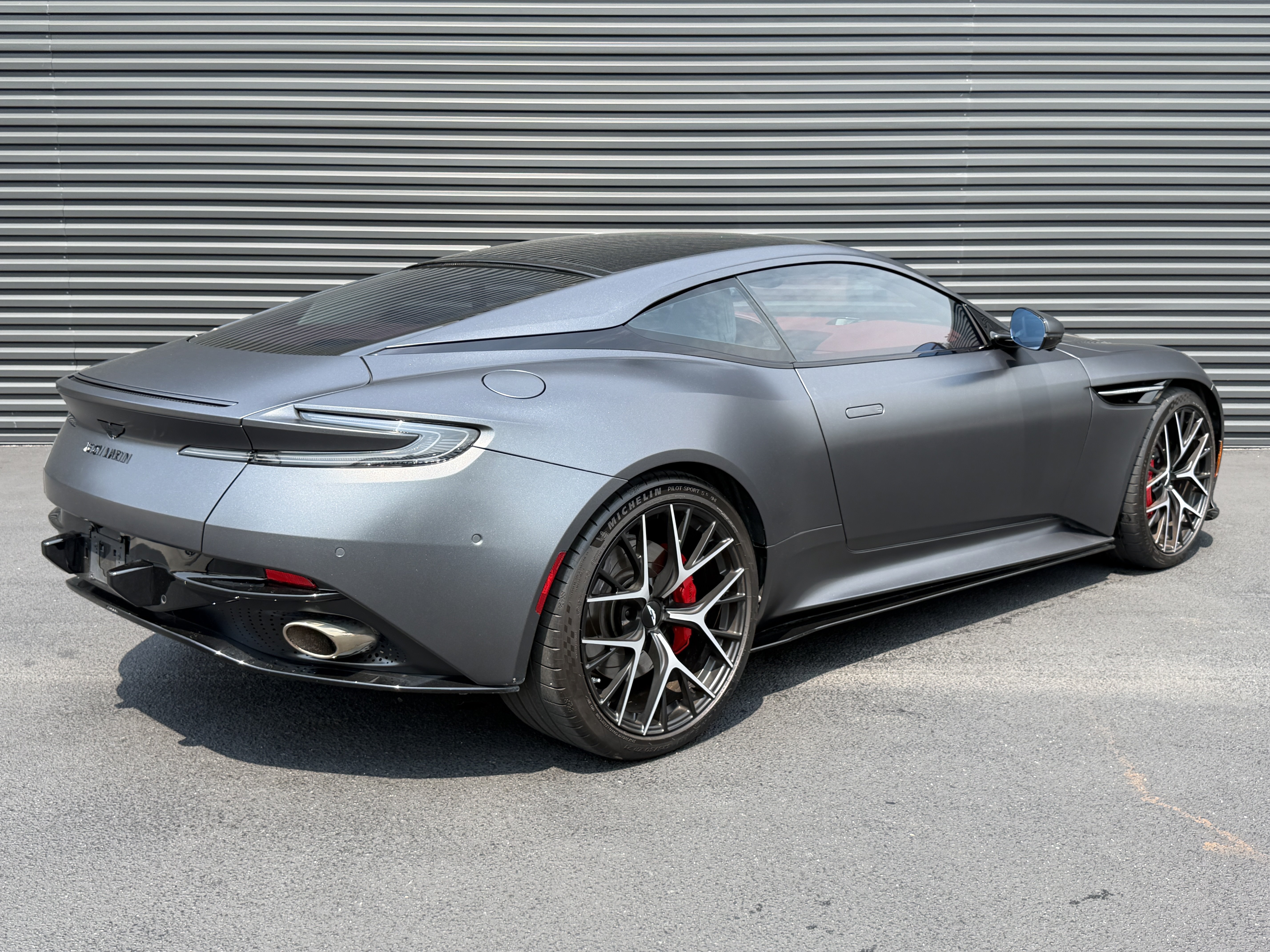 Used 2024 Aston Martin DB12 Coupe RWD image 9
