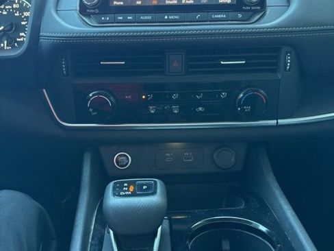 Used 2021 Nissan Rogue S image 9