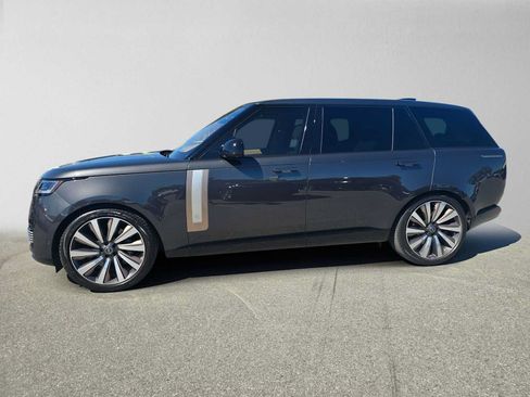Used 2023 Land Rover Range Rover SV AWD/4WD image 2
