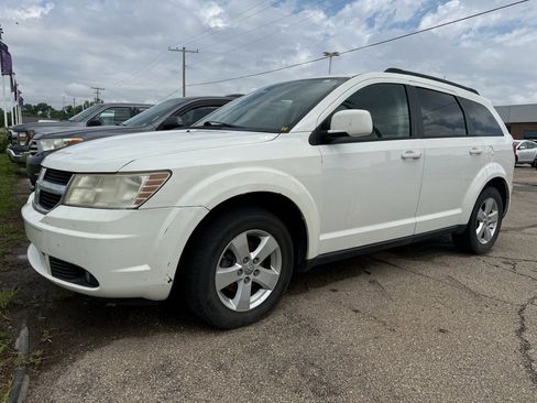 Used 2010 Dodge Journey SXT w/ Flexible Seating Group FWD image 9
