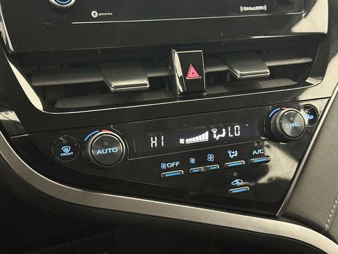 Used 2023 Toyota Camry SE image 25