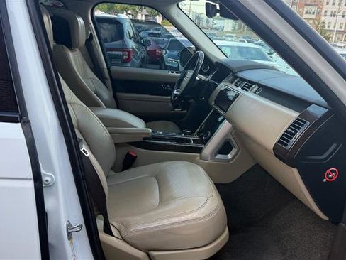 Used 2019 Land Rover Range Rover HSE image 7