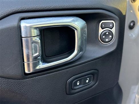 Certified 2023 Jeep Gladiator Overland image 20