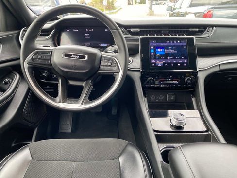 Certified 2024 Jeep Grand Cherokee Altitude image 10