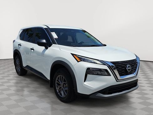 Used 2023 Nissan Rogue S AWD/4WD image 2